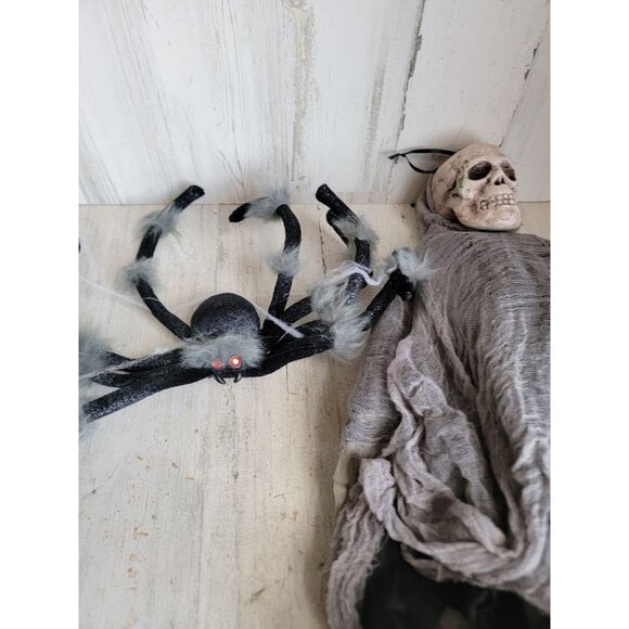 Grim reaper spider hanging Halloween home decor prop set unique - Picture 4 of 12